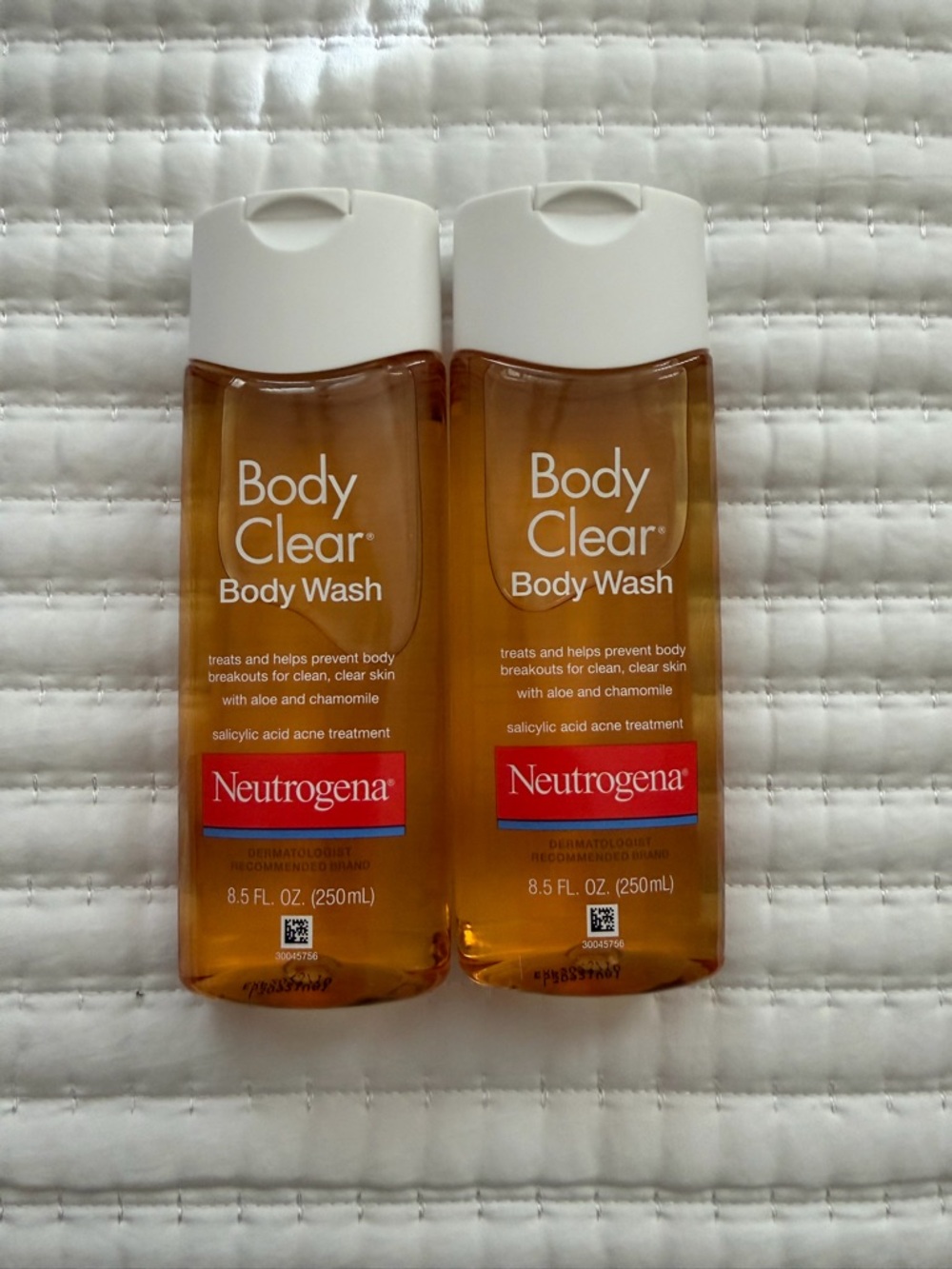 Two (2) Neutrogena Body Clear Body Wash — NWT